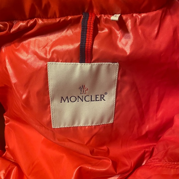 🍬SOLD🍬 Moncler down puffer vest - Picture 3 of 7